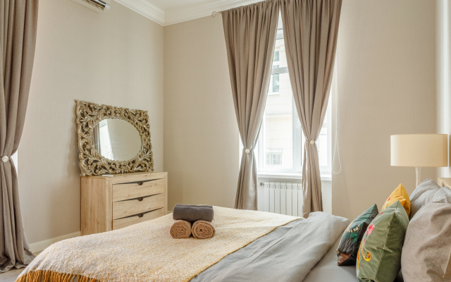 Luchshaya Kvartira with 3 bedrooms near Kremlin