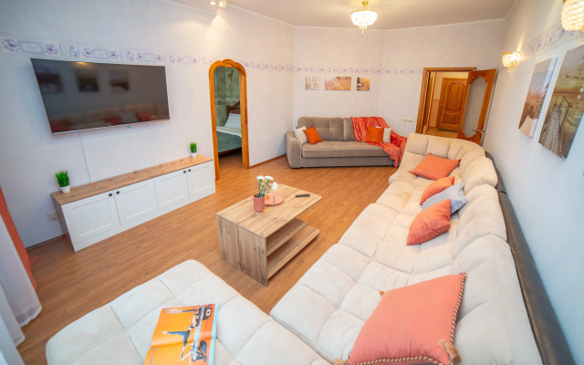 Апартаменты Радищева 12 трехкомнатная