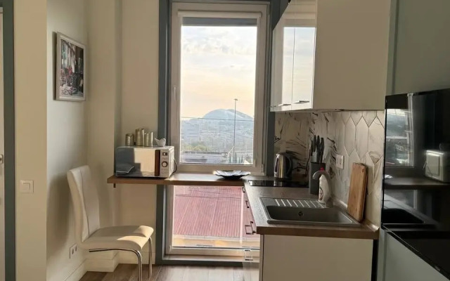 Studiya Bakinskaya 26-17 Flat