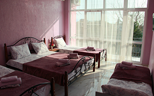 Rozovaya Laguna Guest House