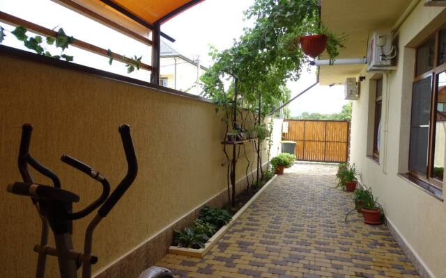 Yugoriya Guest House