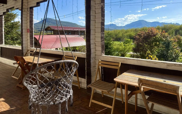 Thach from Travel Hotels Entourage