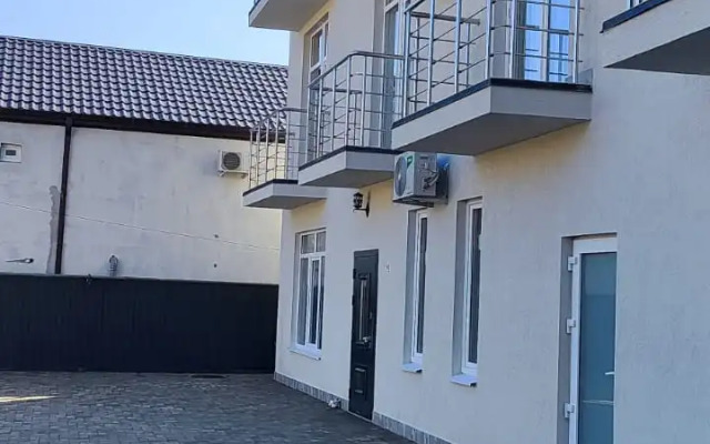 Amina Guest House
