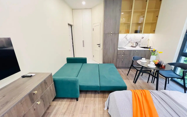 S Balkonom I Basseynom Na Territorii Apartments