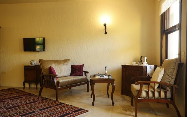 Mandarin & Mango Boutique Hotel