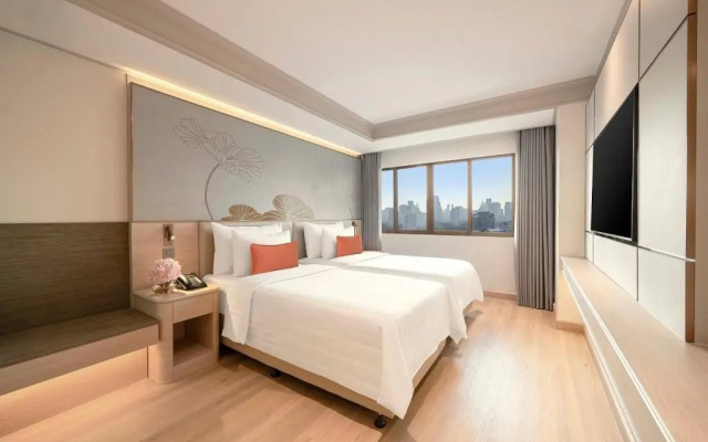 Отель Centre Point Hotel Sukhumvit 10