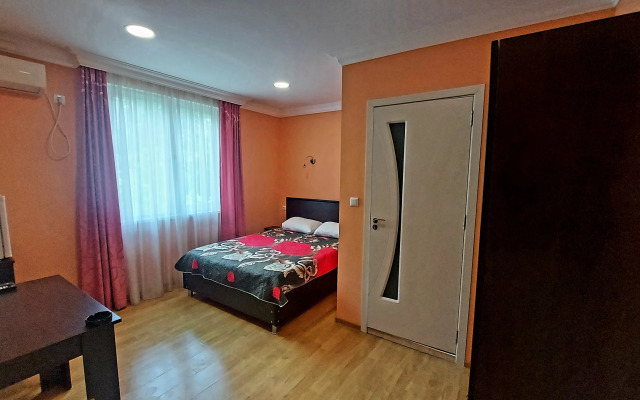 California Guest House