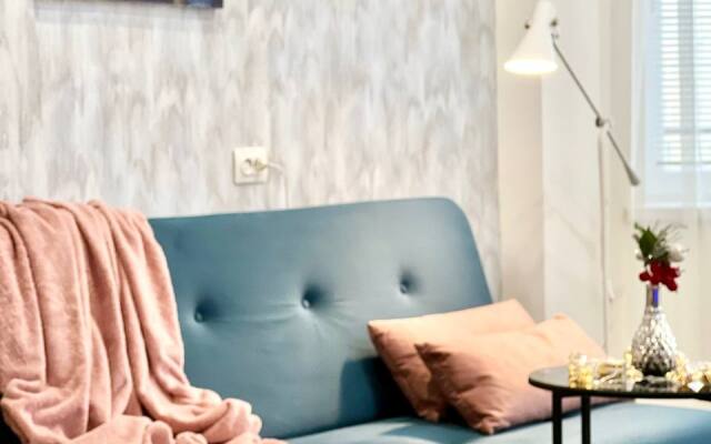 Квартира Просторная с Балконом на Строителей 2