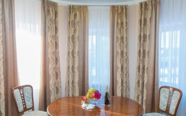 Отель Виноград