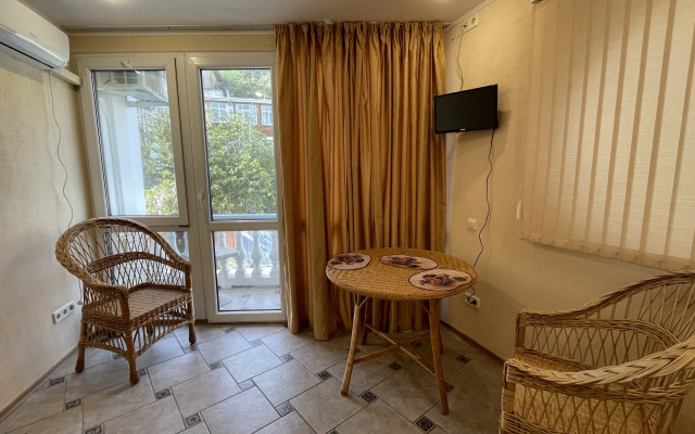 V Yalte Na Ulitse Drazhinskogo 23v Guest house