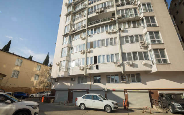 Na Bogdana Khmelnitskogo 10 Flat