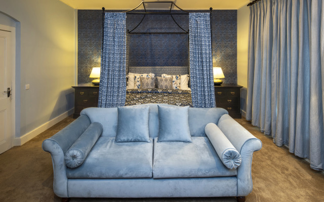 Hill Rise Luxury Villa & Stables by Edwards Collection Villa