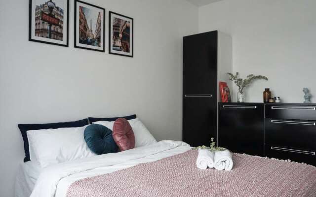 Апартаменты Happy House просторные 2-хкомнатные на Люблинской