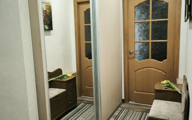 Квартира двухкoмнaтнaя в тиxoм цeнтре