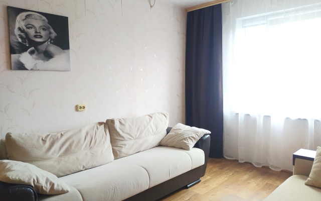 Two-room Na Angarskoy Apartaments