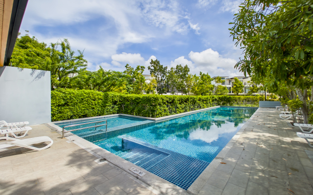 Villa Townhouse In Laguna Park