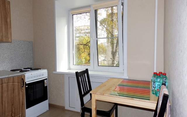 Trehkomnatnyie Apartamentyi Apart Inn Na Spartaka 18  Apartments