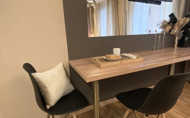 Flat Studiya Ryadom S Naberezhnoy S Krugloy Vannoy