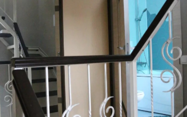 Na Chekhova 48 Private House