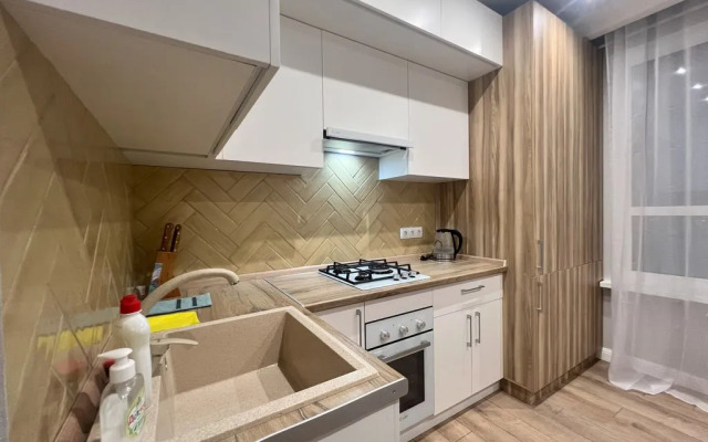 V Tsentre Goroda V Zhk Levoberezhye Flat