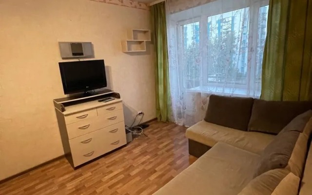 Na Suzdalskom Prospekte 21 Flat
