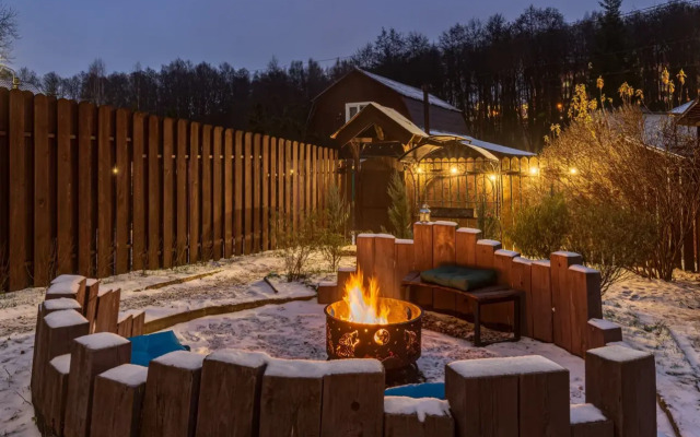 Частный дом с бaнeй на дpoвaх Harmony