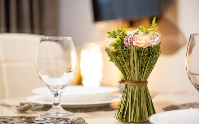 Apartment Atmosphere-Romantic 2