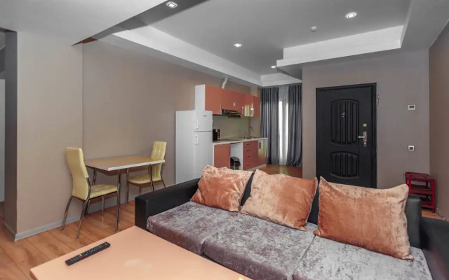 Отель Diplomat Suites