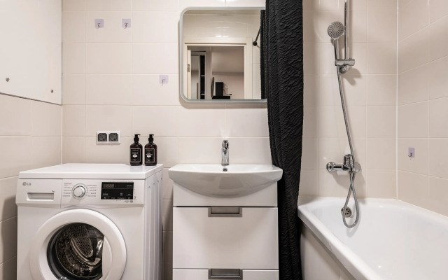 Stil'naya i prostornaya yevrodvushka Flat