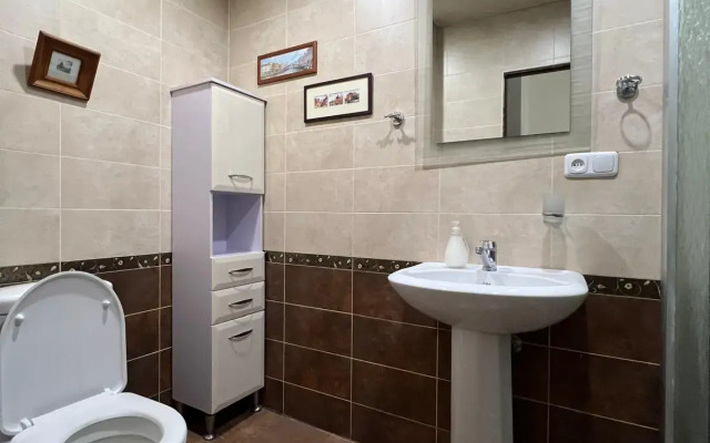 Trekhkomnatnaya Prostornaya na Severnom Prospekte, Hh556 Flat