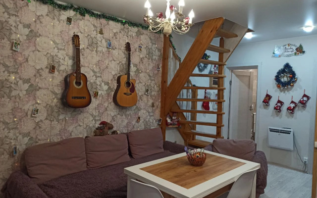 Частный дом у реки