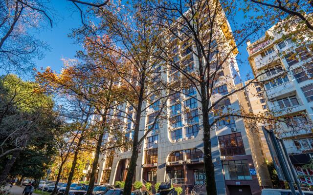 Квартира со спальней на одной из главных улиц Сочи