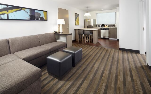Hyatt House Denver/Lakewood at Belmar