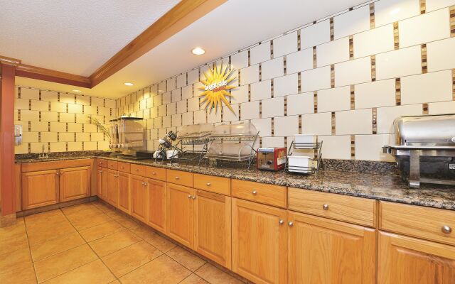 Best Western Plus Lafayette Hotel University Area