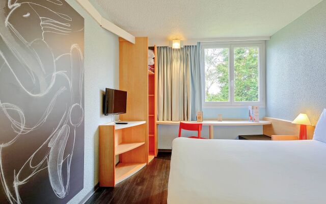 ibis Dieppe Val Druel