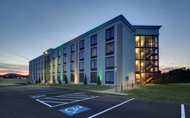 Holiday Inn Staunton Conference Center by IHG
