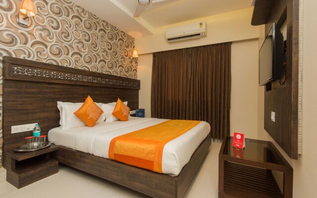 OYO 10650 Hotel Lotus Residency