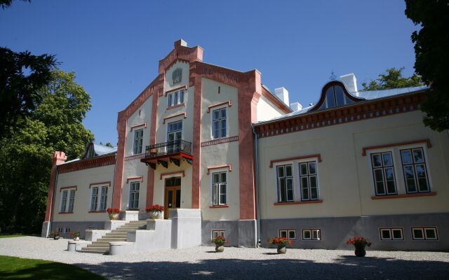 Padaste Manor