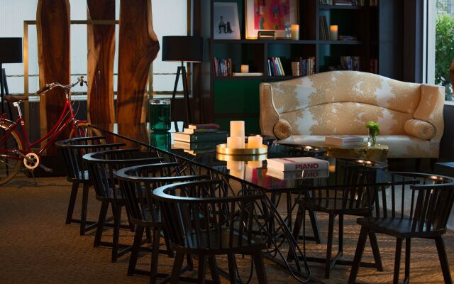 Kimpton Surfcomber Hotel by IHG