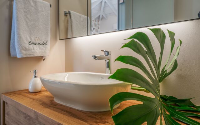 Emerald Villas