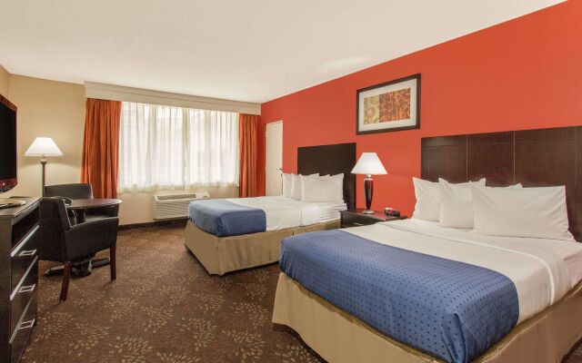 Baymont by Wyndham Fayetteville Fort Bragg Area