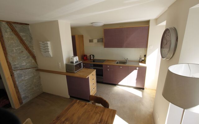 Easy Living Business Apartments