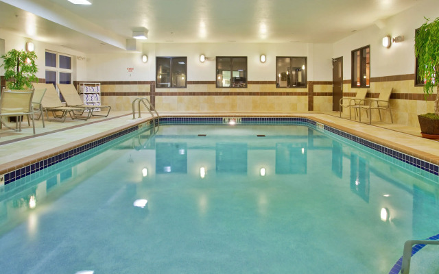 Holiday Inn Express & Suites Cherry by IHG