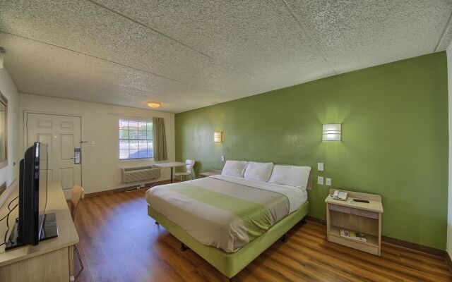 Motel 6 San Antonio, TX - Northwest Medical Center