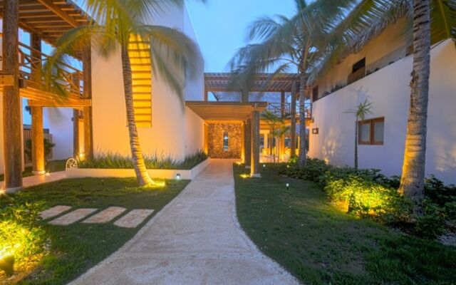 Cayuco 9 by RedAwning