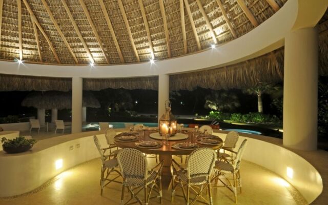 Cayuco 9 by RedAwning