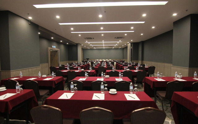 Nexus Regency Suites & Hotel