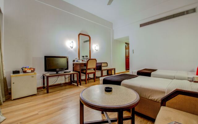 Capital O 1399 Hotel Yuvraj Palace