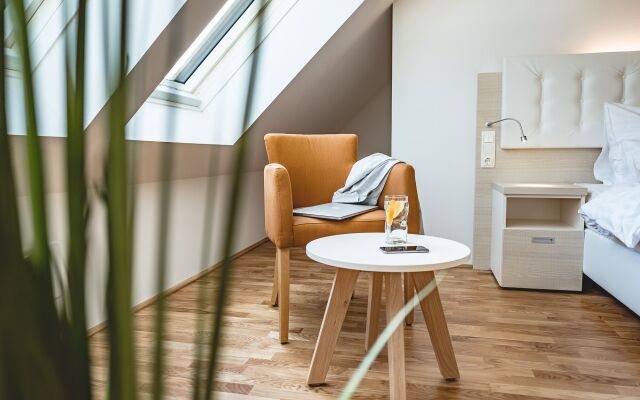 Oliver Apartments