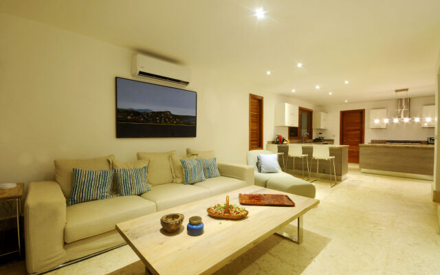 Cayuco 9 by RedAwning